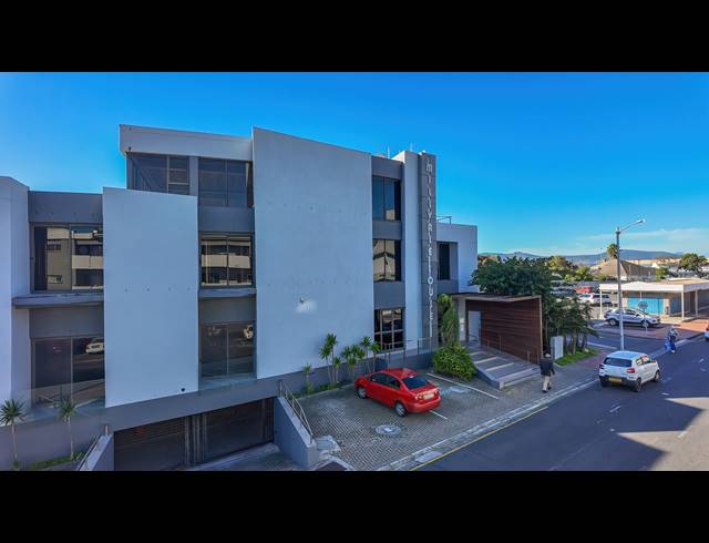 2,400M² BUSINESS CENTRE FOR SALE IN MILNERTON CENTRAL